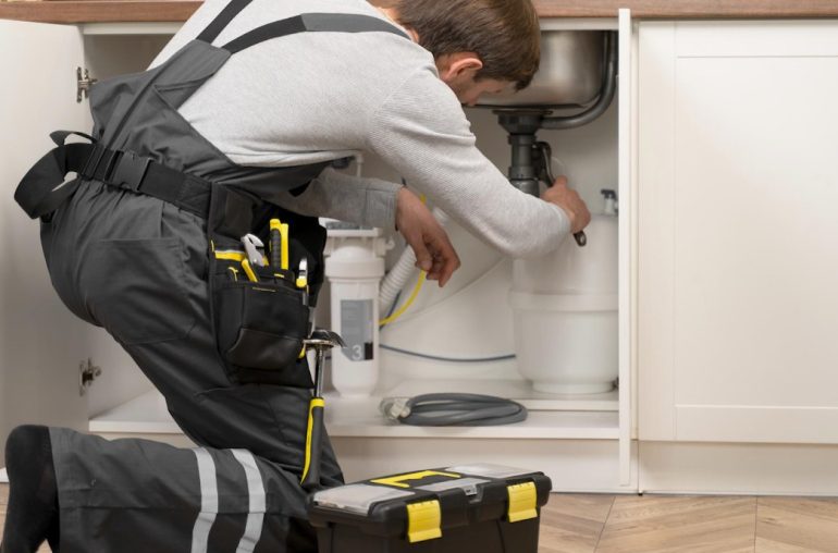 Emergency Drain Cleaning Services: What to Expect When Every Minute Counts